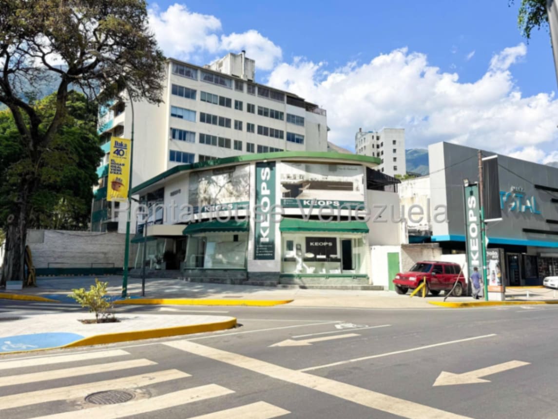 Local comercial en venta en Caracas (Altamira), foto 2 de 12