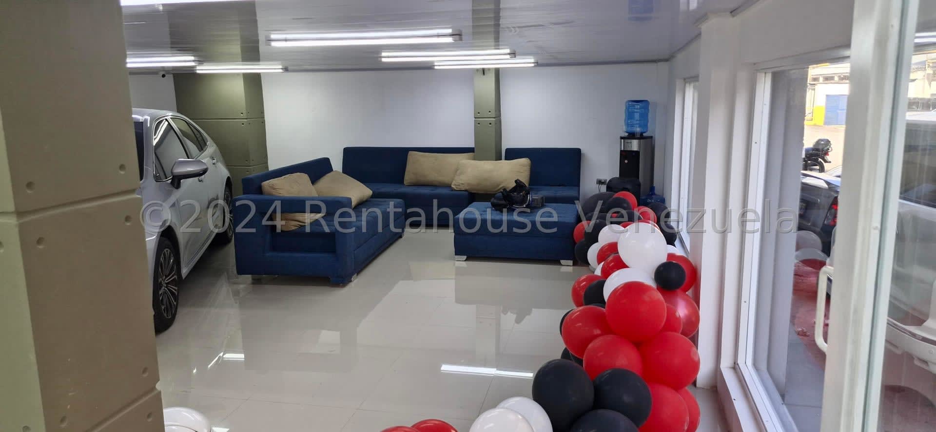 Local comercial en venta en Caracas (Los Cortijos de Lourdes), foto 2 de 12