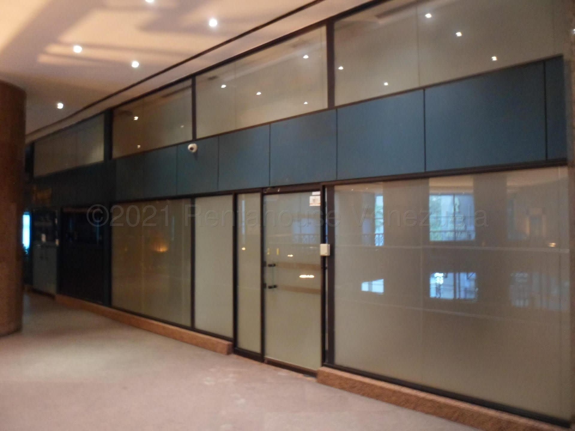 Local comercial en venta en Caracas (El Rosal), foto 2 de 12
