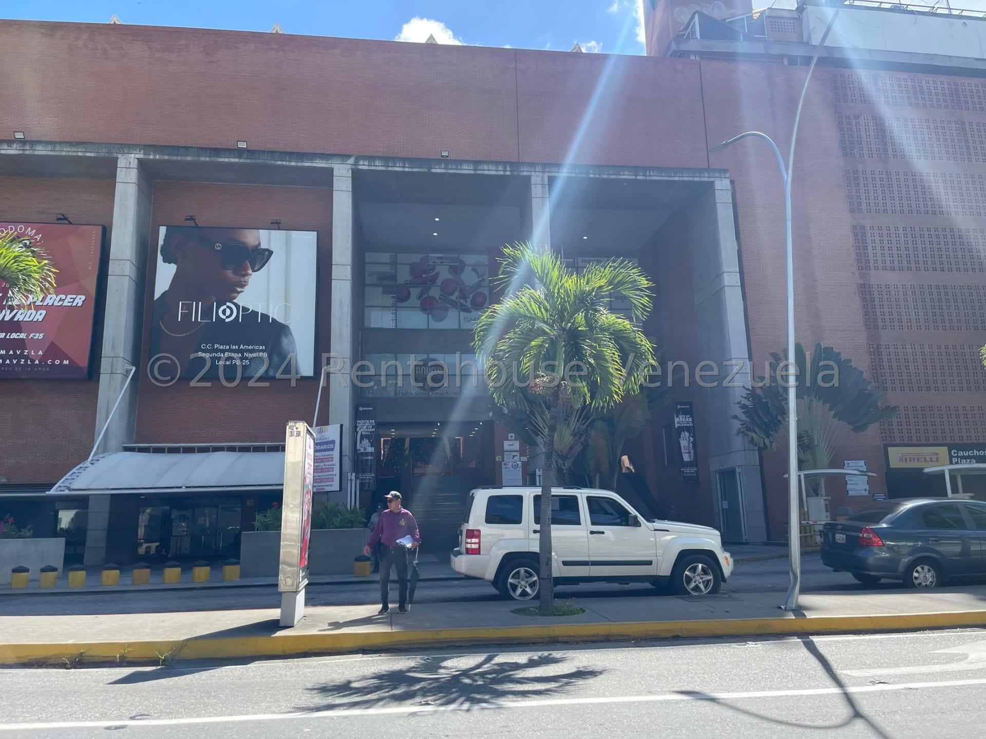 Local comercial en venta en Caracas (El Cafetal), foto 1 de 9
