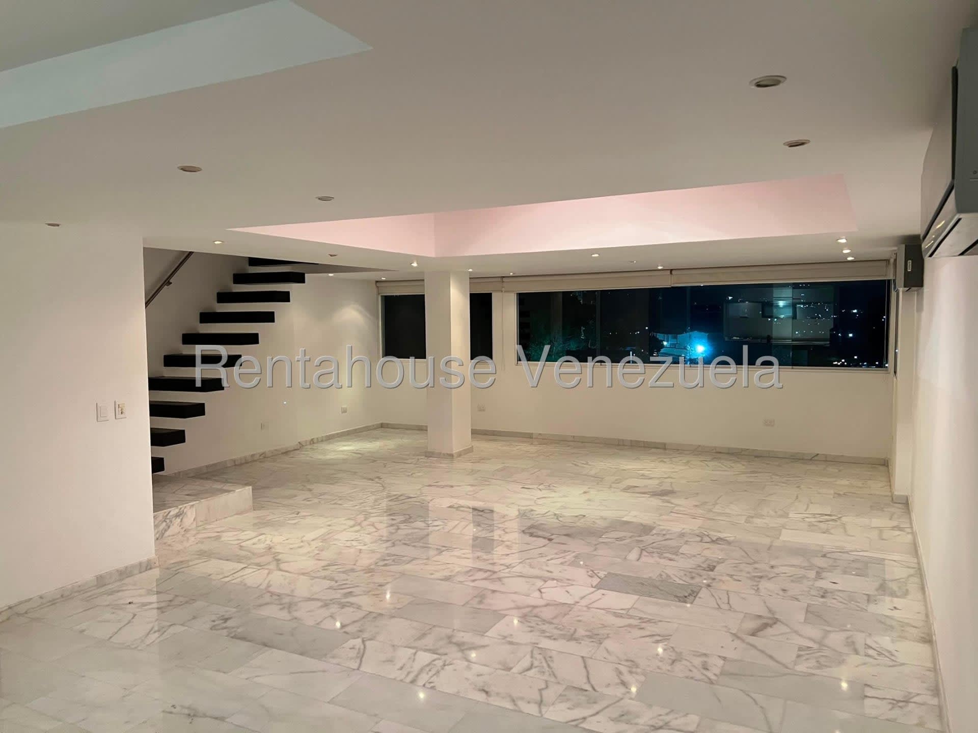 Apartamento en venta en Caracas (Los Naranjos del Cafetal), foto 1 de 12