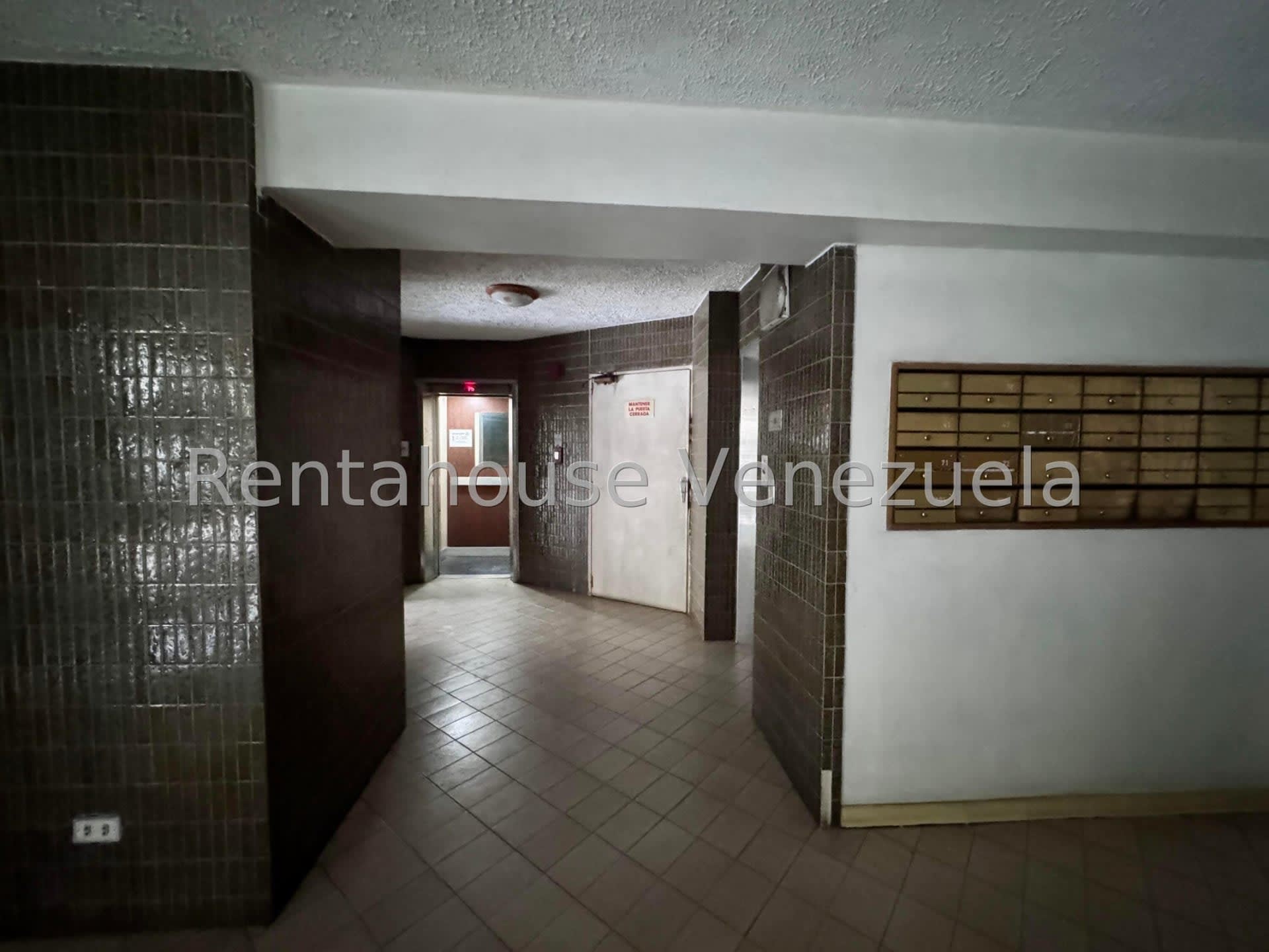 Apartamento en venta en Caracas (La Urbina), foto 3 de 12