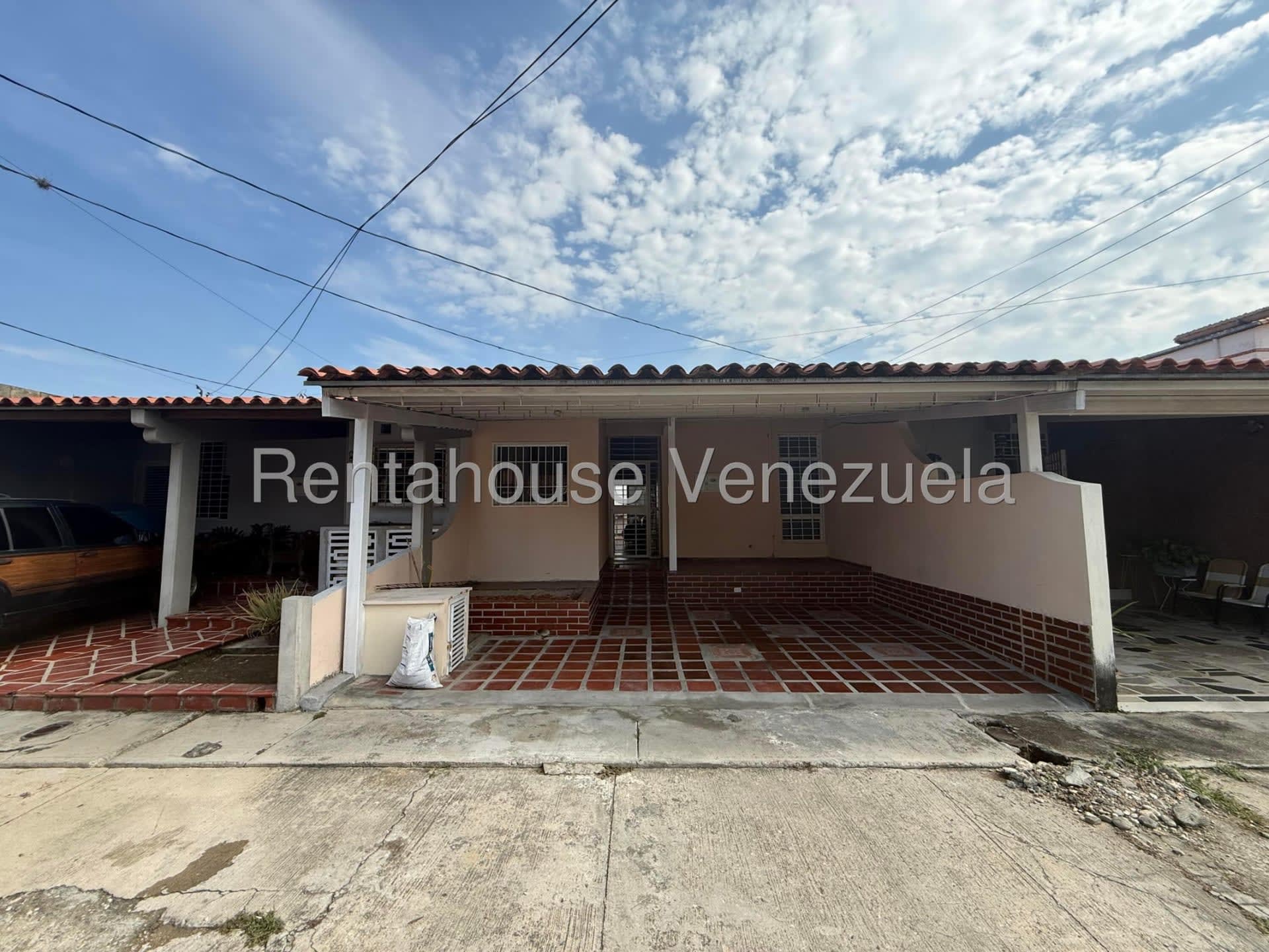 Casa en venta en Barquisimeto (La Mora), foto 1 de 12