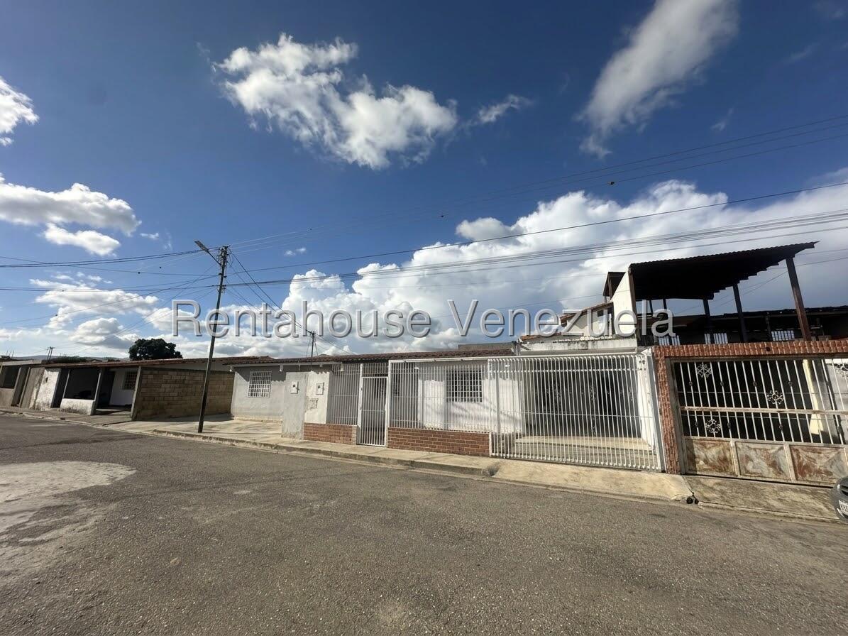 Casa en venta en Barquisimeto (Parroquia El Cuji), foto 2 de 12