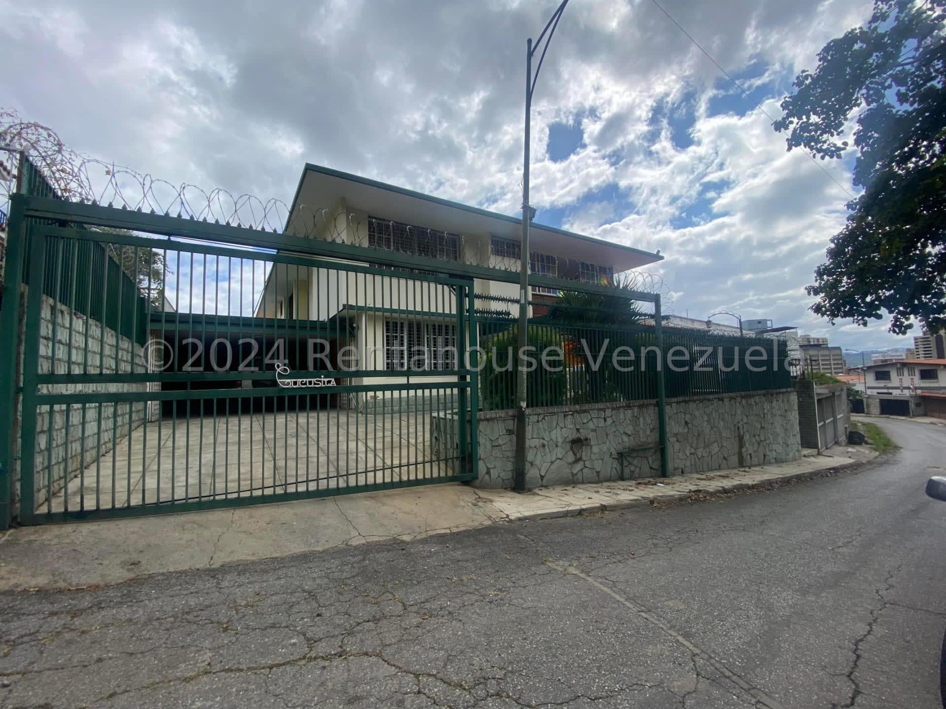 Casa en venta en Caracas (El Marques), foto 2 de 12