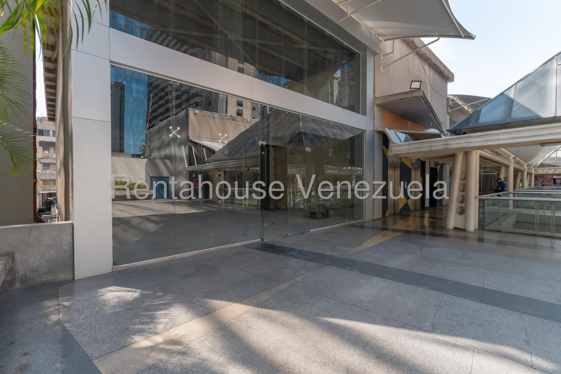 Local comercial en venta en Caracas (Sabana Grande), foto 2 de 12