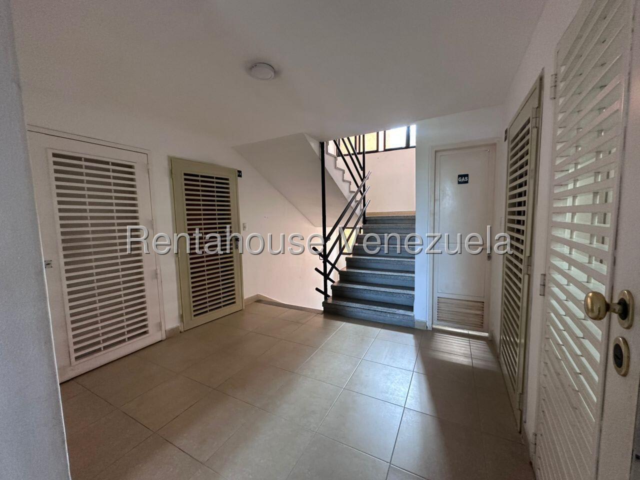 Apartamento en alquiler en Caracas (Colinas de La Tahona), foto 2 de 12