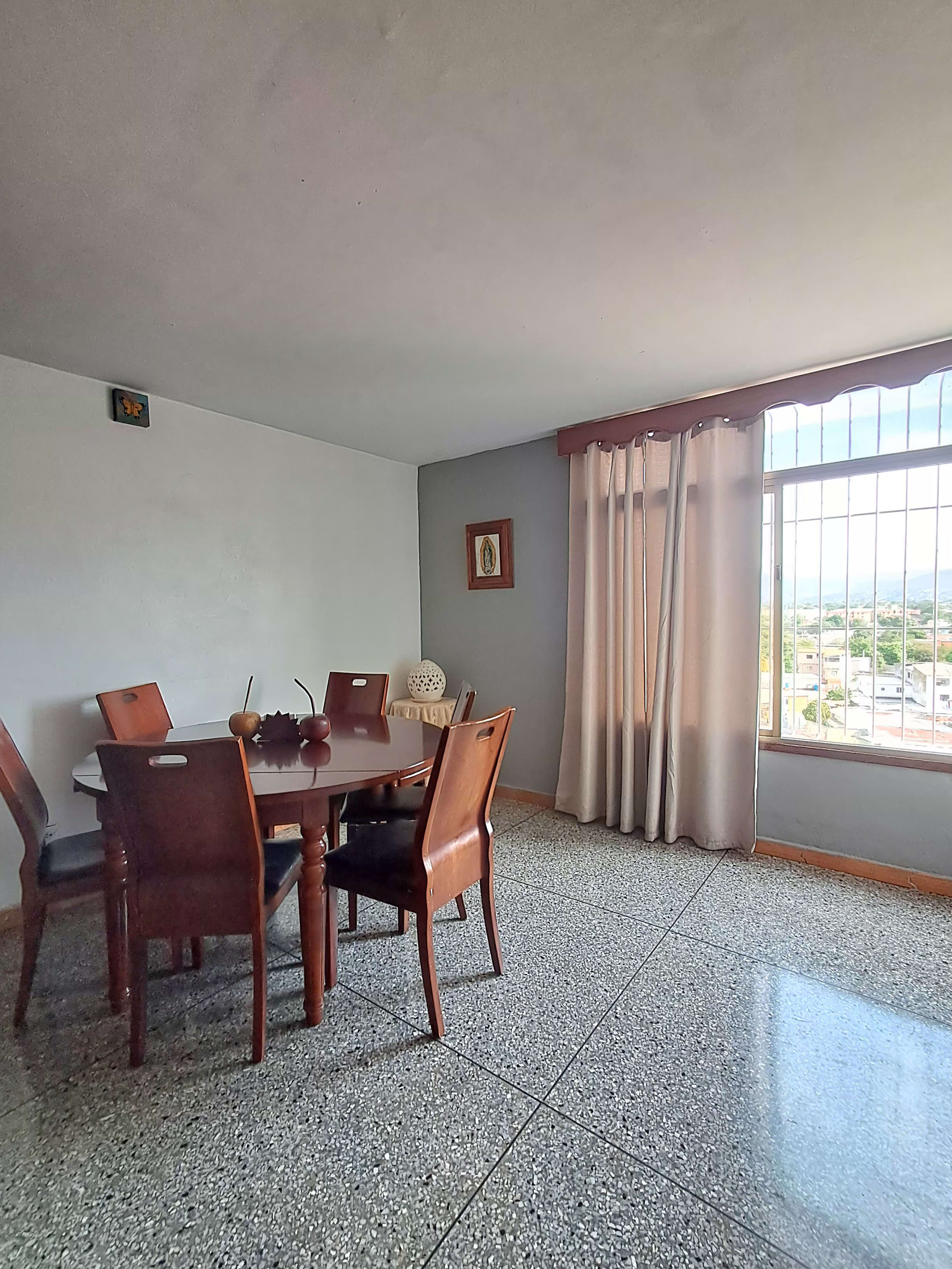 Foto 4 de Baja de precio hermoso Apartamento en el Oeste