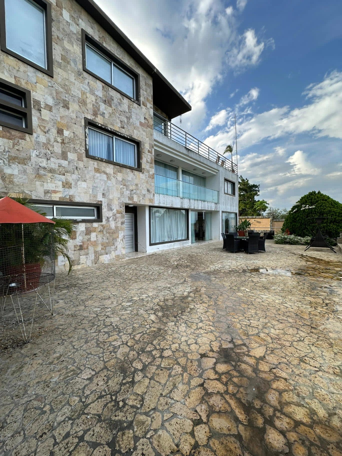 Sky Group Elegance Vende Casa Moderna en Cumbres del Manzano