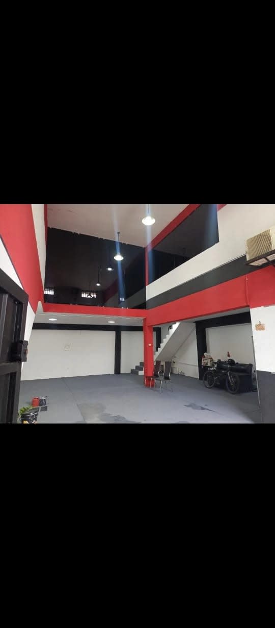 Foto 4 de Amplio Local Comercial Carrera 23