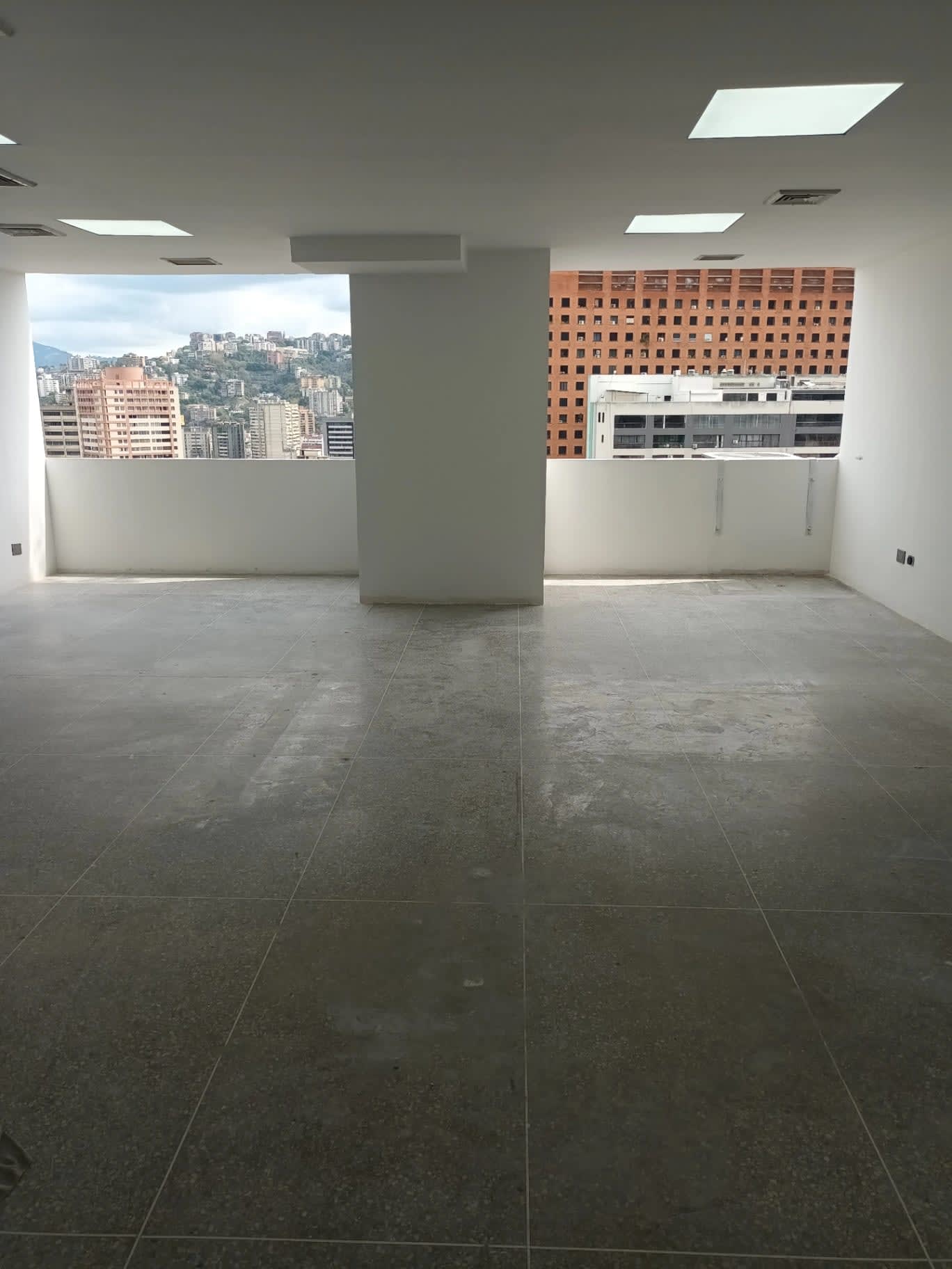Foto 5 de Oficina Alquiler. Av. Libertador