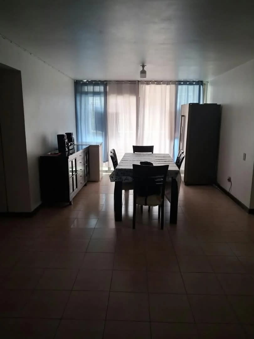 Alquiler de Amplia Habitación