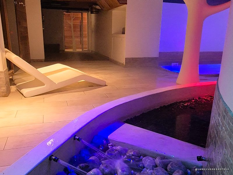 The balneotherapy area at the Les Chênes Blancs spa