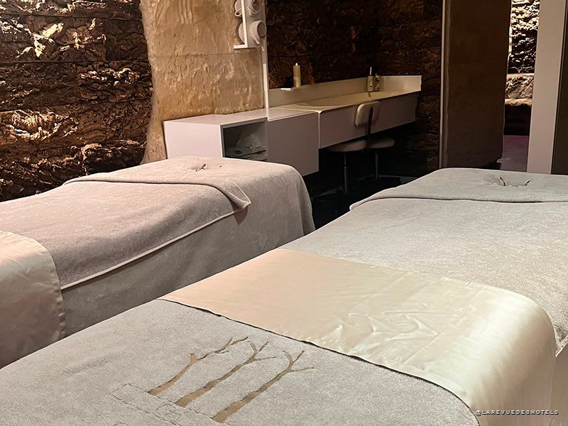 A double treatment room at the Les Chênes Blancs spa