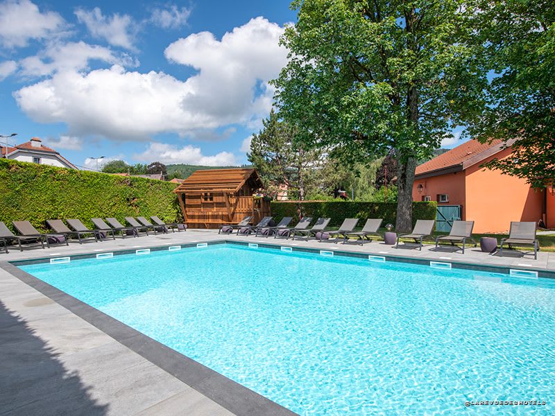 The outdoor pool at the Grand Hôtel, in Gérardmer