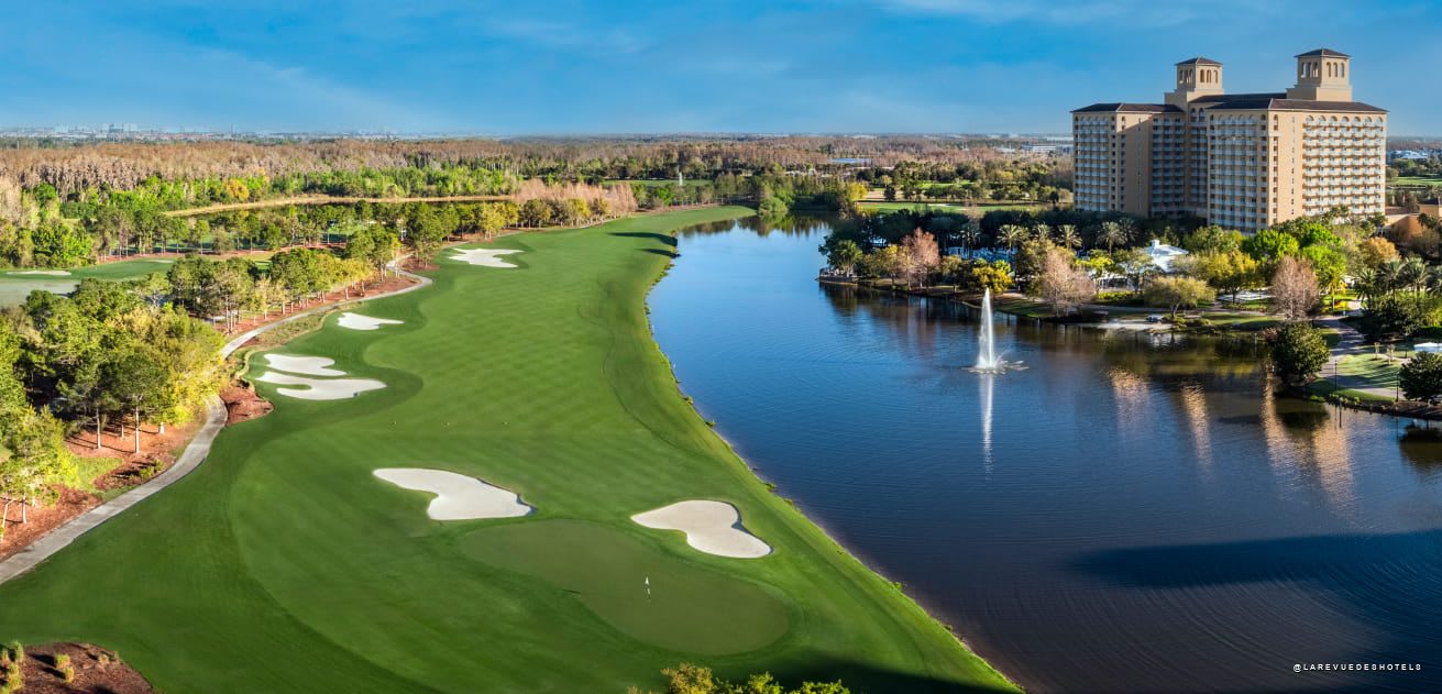 Le parcours 18 trous signé Greg Norman, avec le resort en arrière-plan