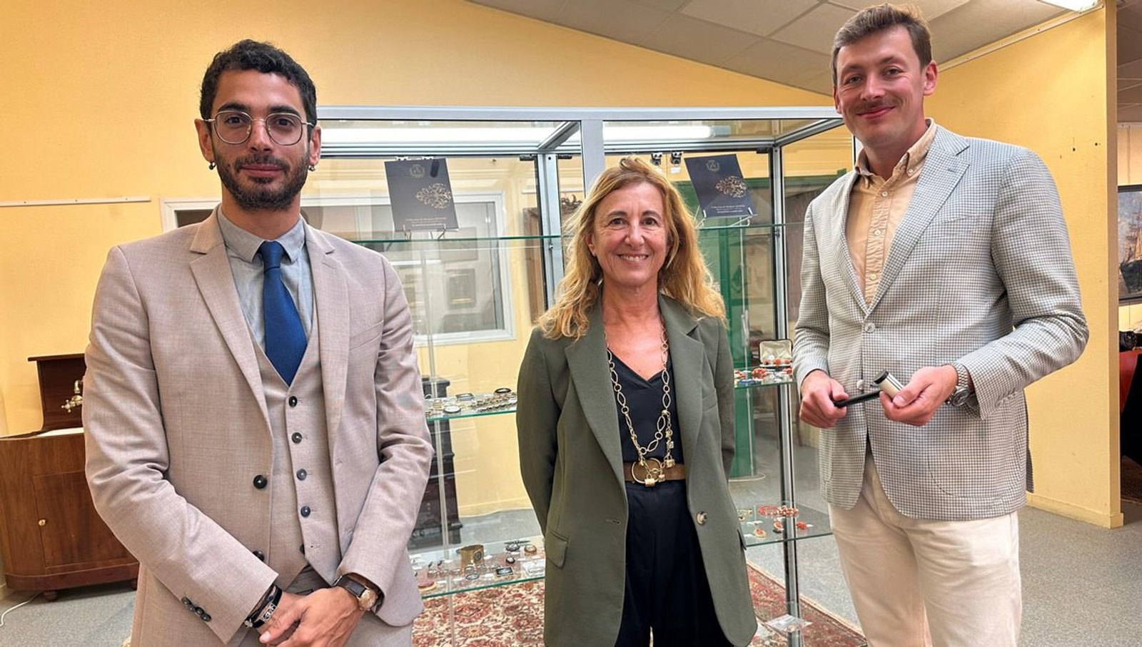 L'extraordinaire collection de bijoux anciens de Mademoiselle Jenner vendue aux enchères à Dieppe - ici.fr
