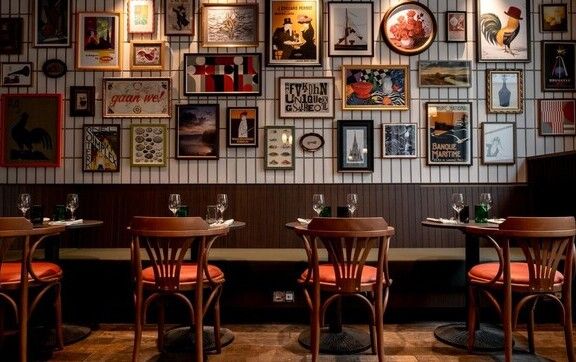 CIRA, une ode à la Riviera française, sur les Champs‑Élysées