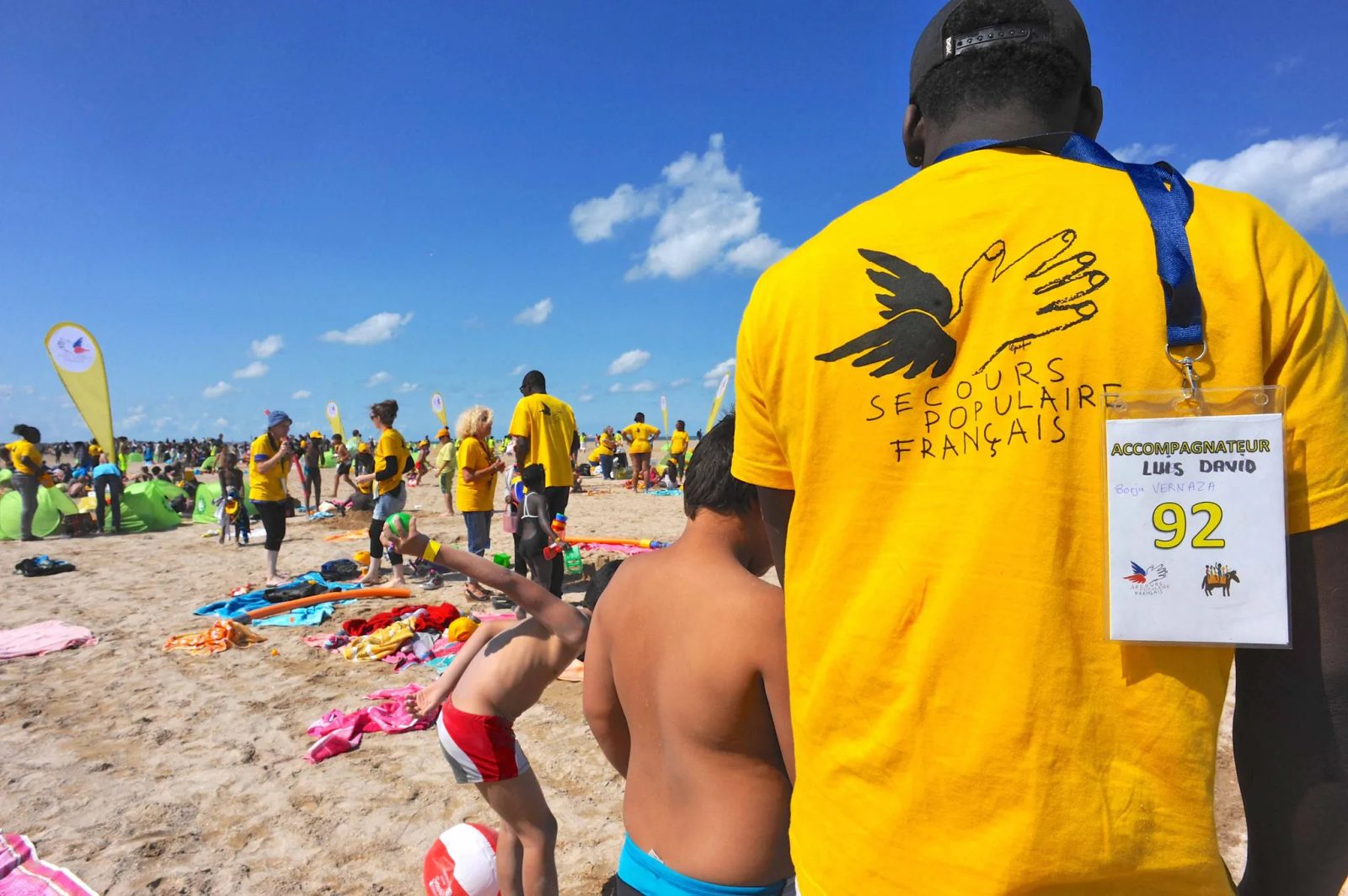 "Les oubliés des vacances": le Secours populaire offre une journée à la mer à 3 500 enfants