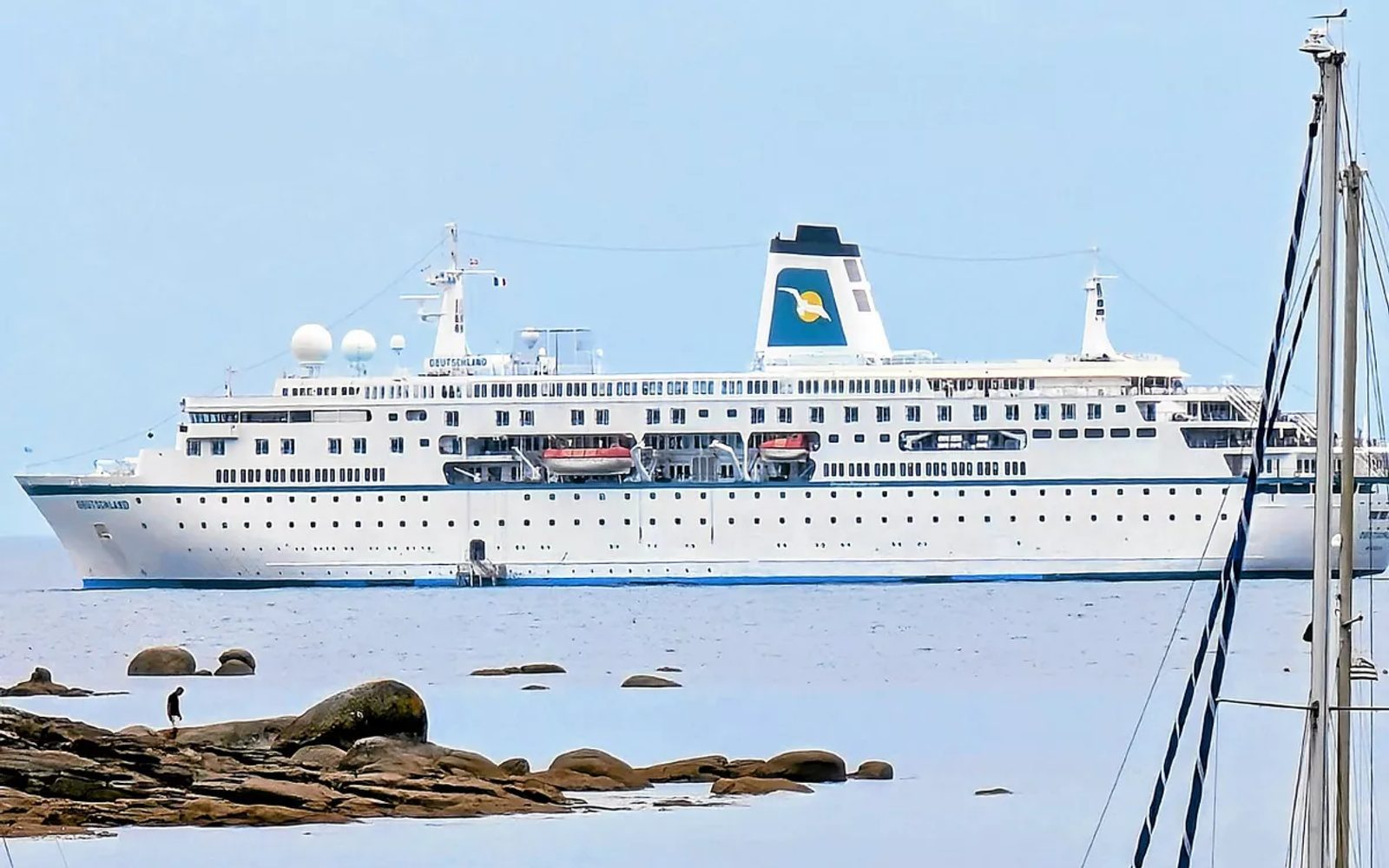 À Concarneau, le paquebot de croisière MS Deutschland fait étape sur sa route européenne - Le Télégramme