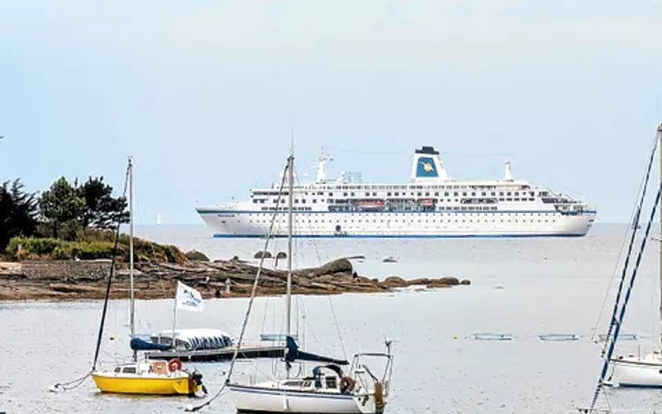 À Concarneau, le paquebot de croisière MS Deutschland fait étape sur sa route européenne - Le Télégramme