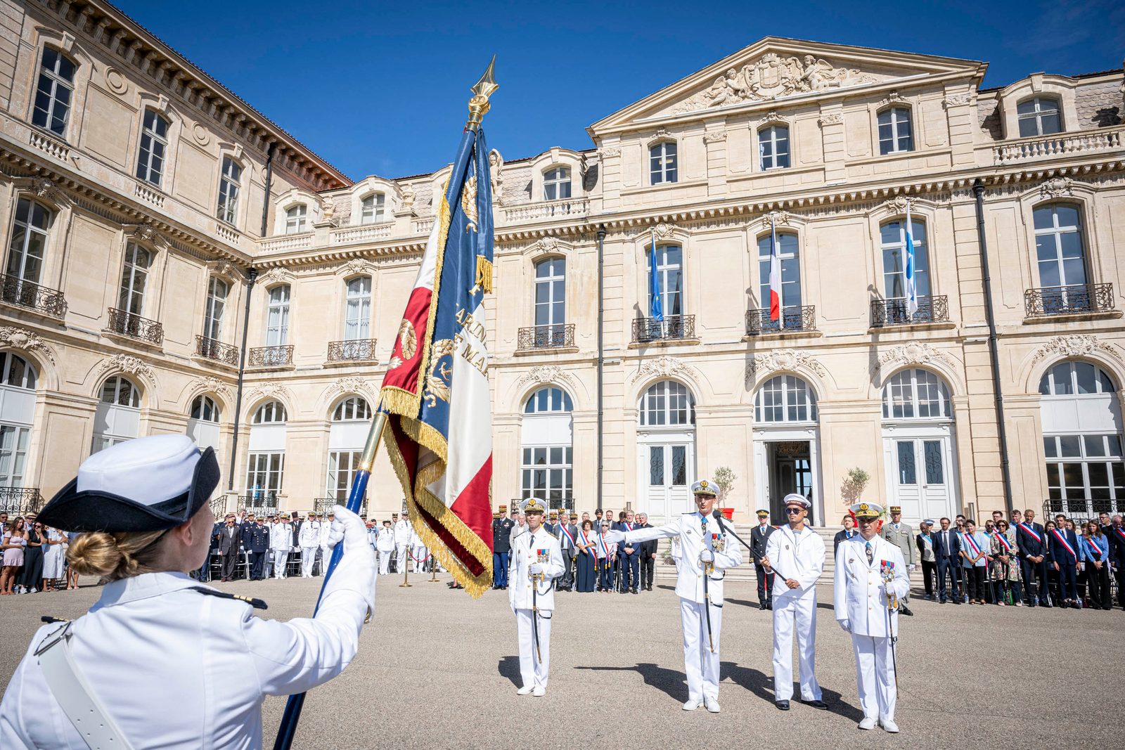 Le parcours d'un grand serviteur de l'État - La Revue du Luxe