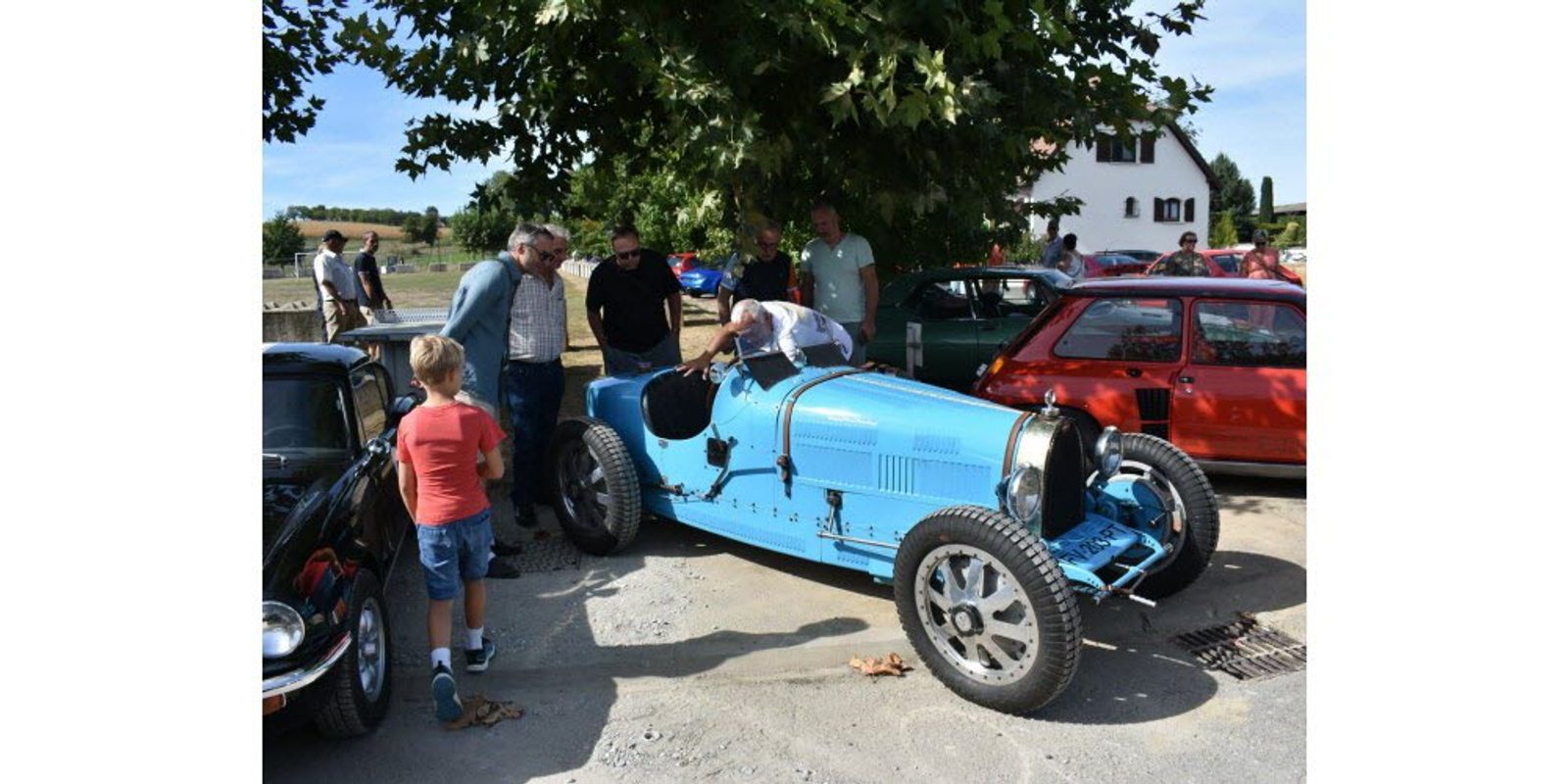 De Bugatti à McLaren, un musée automobile d'exception à ciel ouvert - La Revue du Luxe