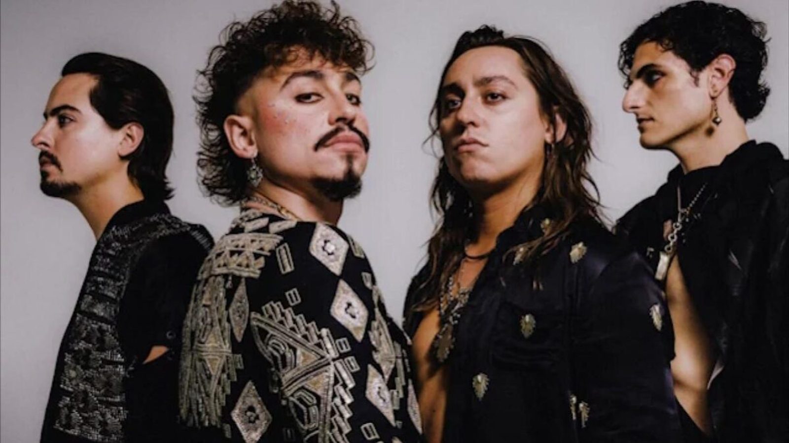 La tracklist complète de l'album - La Revue du Luxe