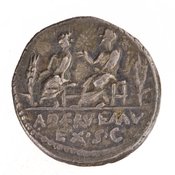 reverse of Roman Republic RRC 330/1b