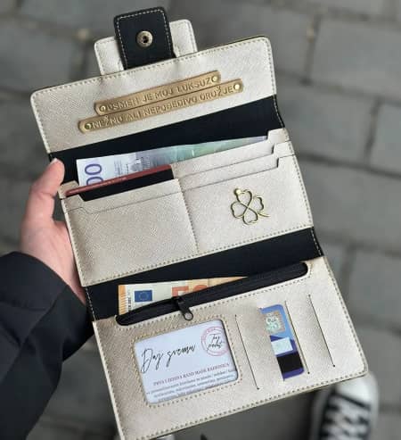 „Nepobediv osmeh”