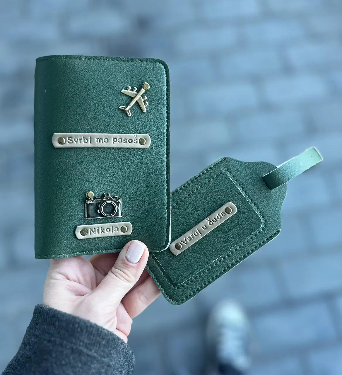 „Svrbi me pasoš”