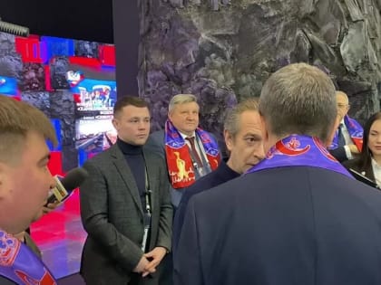 Гостем экспозиции ЛНР на выставке-форуме "Россия" стал Народный артист РФ председатель Союза театральных деяте