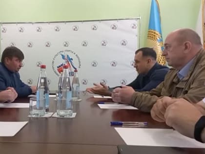 Десятки тонн спортивного оборудования и инвентаря для спортучреждений ЛНР доставили учреждения спорта столицы России при