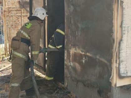 Пожарные ЛНР ликвидировали возгорание на рынке в Ольховском квартале Луганска