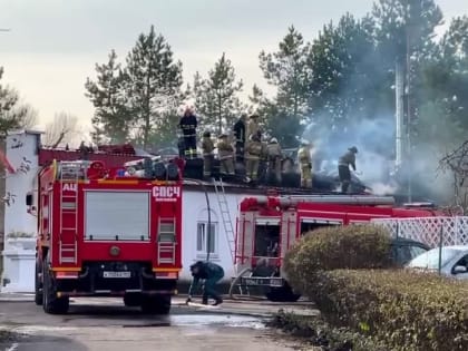 Пожар на крыше ресторана в Луганске полностью ликвидирован