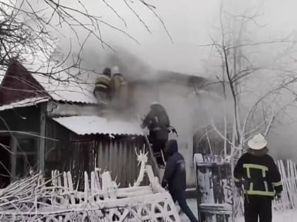 Закоротило - все сгорело. В городе Алмазное Луганской Народной Республики горел жилой дом на 60 квадратах. Причина пожар
