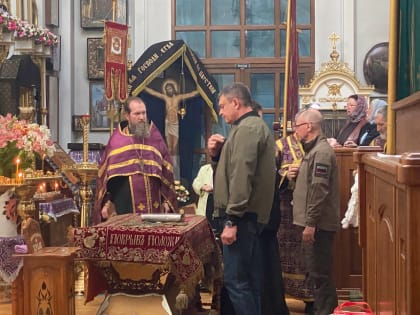 Сергей Кириенко передал в дар храмам ЛНР православные иконы