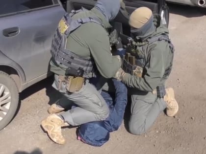 Сотрудники ФСБ задержали в ЛНР двух шпионов СБУ: одной из них оказалась студентка, другой имеет трехлетний опытом работы на ВСУ