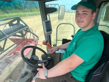 Труд – крут! А как движется работа на полях Республики?