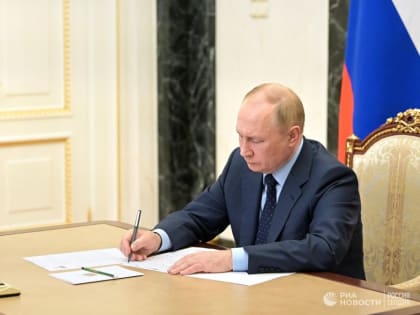 Путин подписал закон о регулировании рынка алкоголя в новых регионах