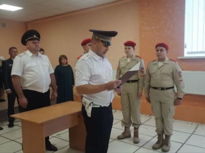 Сотрудники ОМВД России "Станично-Луганский" приняли Присягу сотрудника органов внутренних дел Российской Федер