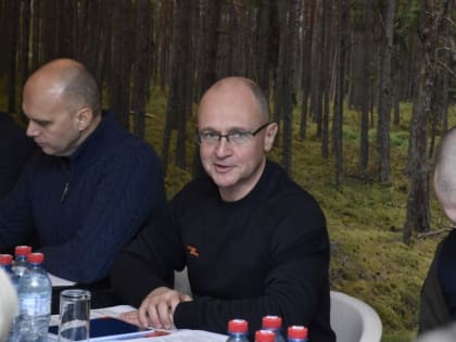 Первый замруководителя Администрации Президента России Сергей Кириенко провел в ЛНР совещание по вопросам ценообразовани