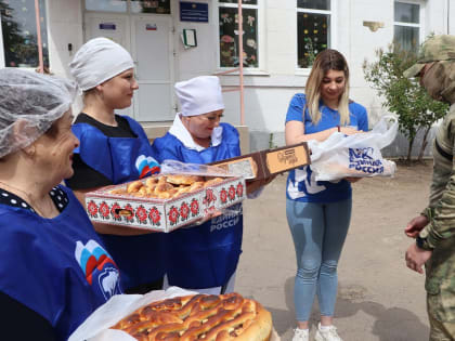 Меловские единороссы испекли пироги и пирожки для участников СВО