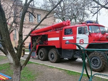 Спасатели МЧС ликвидировали пожар в детском доме-интернате