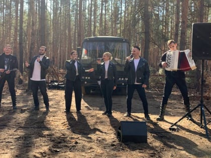 Артисты Центрального Дома Российской Армии выступили с концертами в Луганской Народной Республике