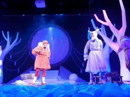 Видео ЛИЦ. Московский государственный театр РОСТА в Царицыно представил в Луганском академическом русском драматическом 