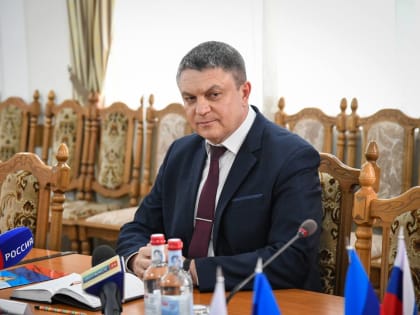 Глава ЛНР встретился с иностранными экспертами, присутствовавшими на выборах Президента РФ в ЛНР