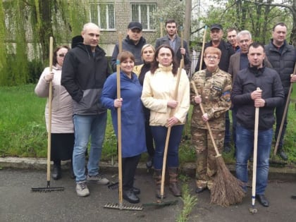 Сотрудники Минприроды ЛНР под руководством врио Министра природных ресурсов и экологической безопасности Луганской Народ