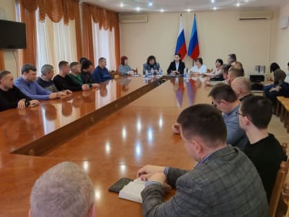 Власти Луганска обсудили меры поддержки с демобилизованными сотрудниками городских предприятий