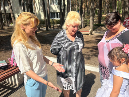 Помощь детям в Новопскове: акция «Собери ребенка в школу»